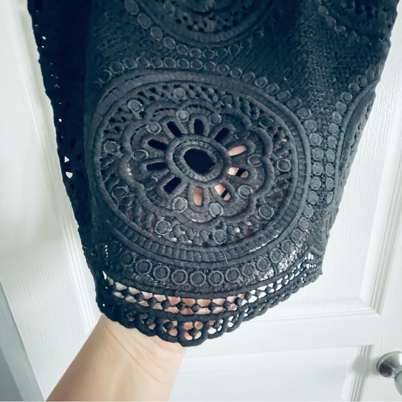 Kismet Black Lace Tank Top - Picture 3 of 4